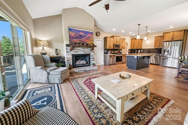 71 Banks Creek Road, Burnsville, NC 28714