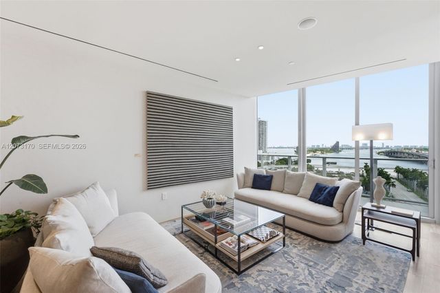 1400 Biscayne 202, Miami, FL 33132