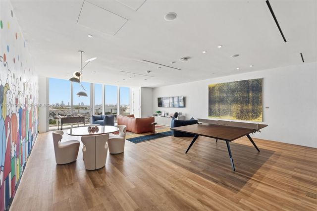 1400 Biscayne 202, Miami, FL 33132