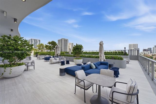 1400 Biscayne 202, Miami, FL 33132