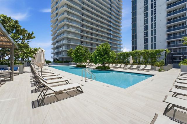 1400 Biscayne 202, Miami, FL 33132