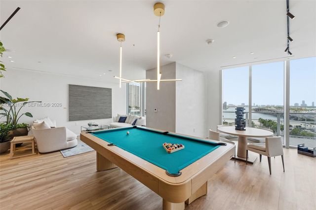 1400 Biscayne 202, Miami, FL 33132