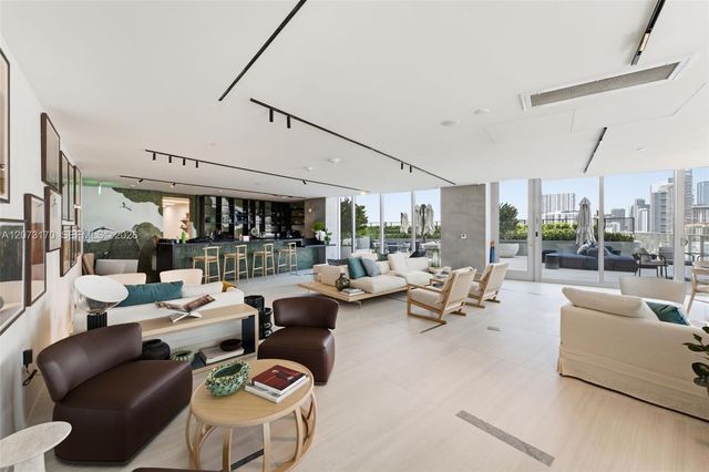 1400 Biscayne 202, Miami, FL 33132