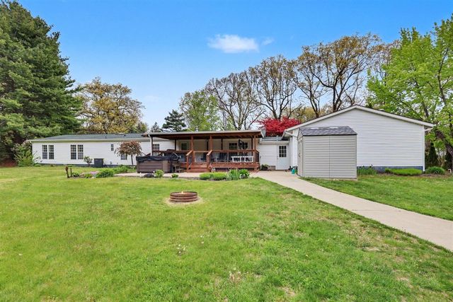 7920 10 Mile Road, Rockford, MI 49341
