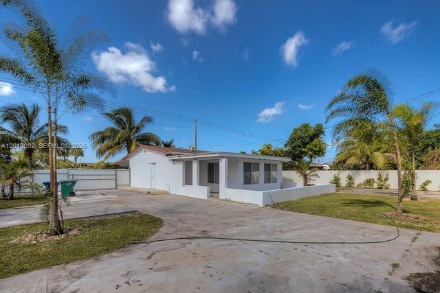160 NW 199th St 160, Miami Gardens, FL 33169