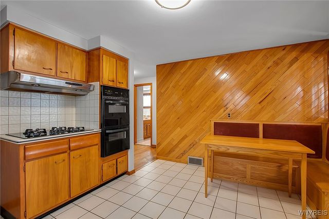 69 Jane Lane, Cheektowaga, NY 14043