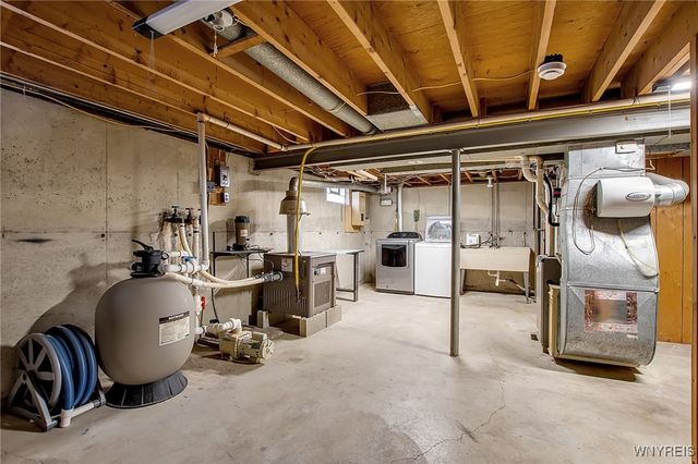 69 Jane Lane, Cheektowaga, NY 14043