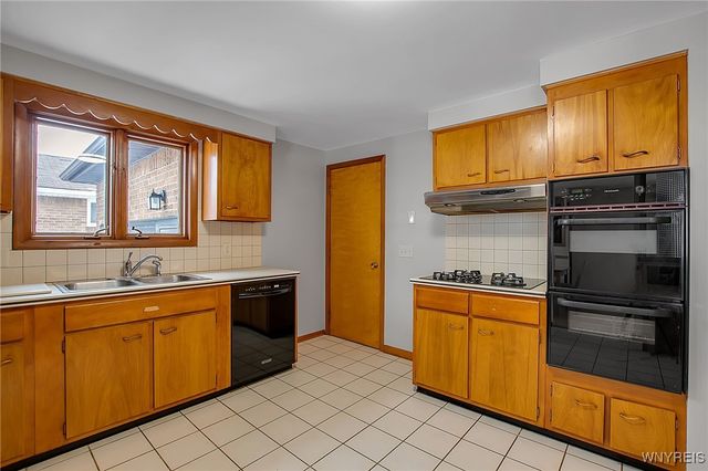 69 Jane Lane, Cheektowaga, NY 14043