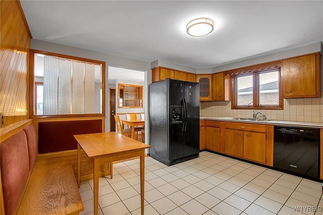 69 Jane Lane, Cheektowaga, NY 14043