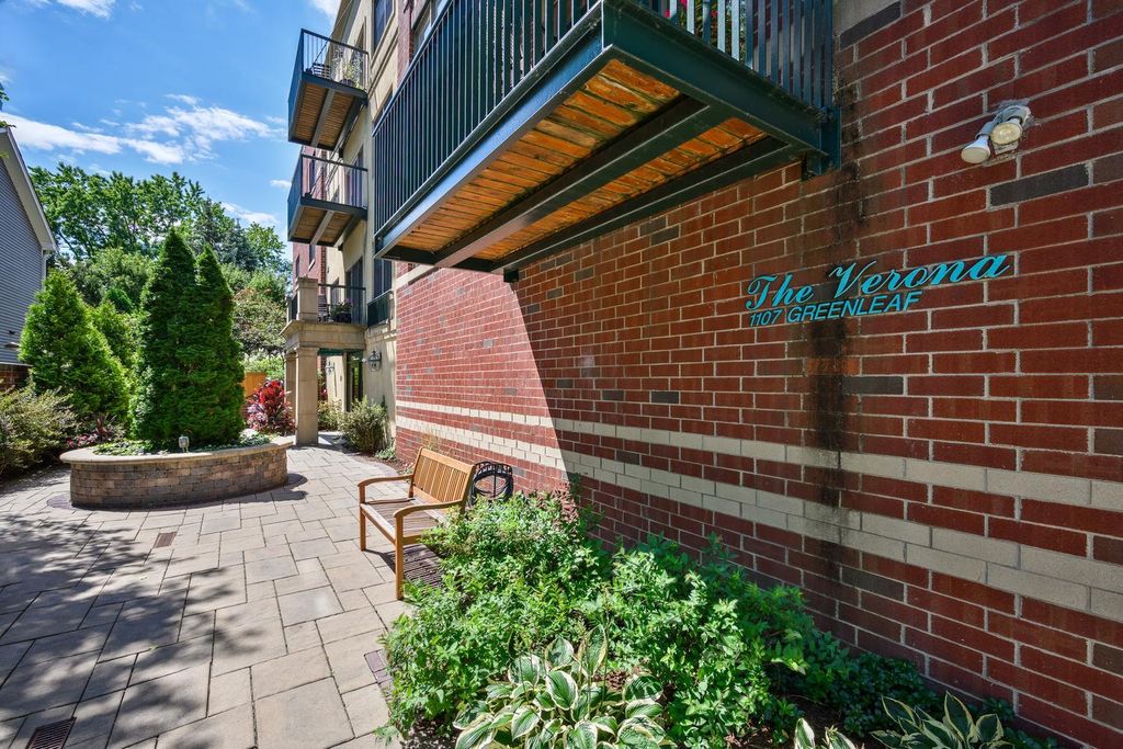 1107 Greenleaf Avenue 3G, Wilmette, IL 60091 — photo 2