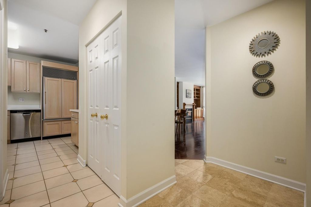 1107 Greenleaf Avenue 3G, Wilmette, IL 60091 — photo 3