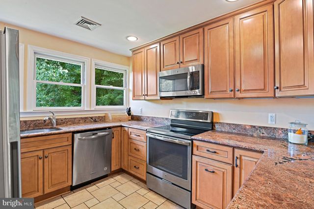 1438 WAGGAMAN CIR, Mclean, VA 22101