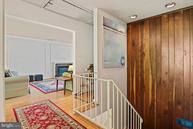 1438 WAGGAMAN CIR, Mclean, VA 22101