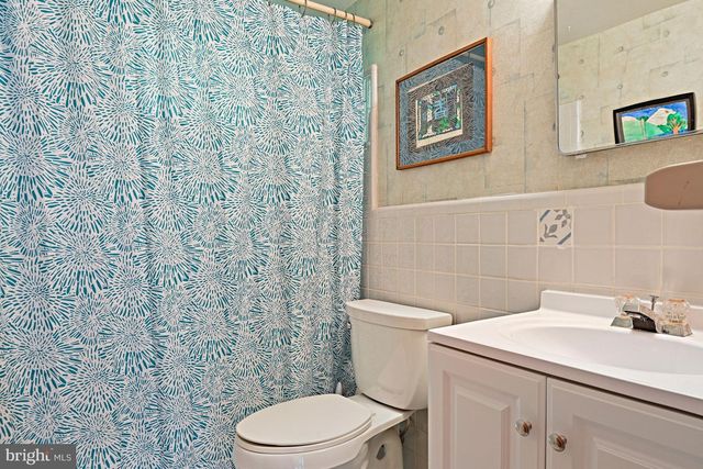 1438 WAGGAMAN CIR, Mclean, VA 22101