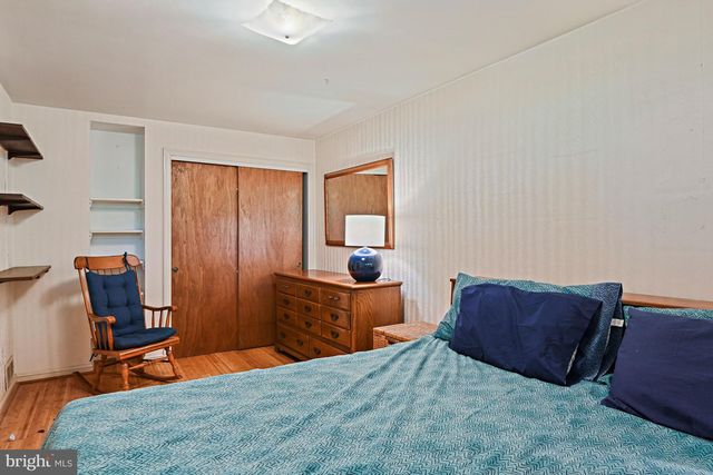 1438 WAGGAMAN CIR, Mclean, VA 22101