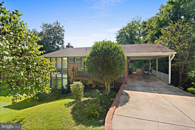 1438 WAGGAMAN CIR, Mclean, VA 22101