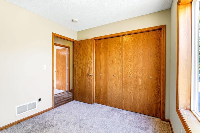 332 Orchard Parkway W, Shakopee, MN 55379