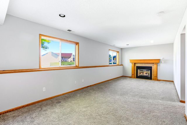 332 Orchard Parkway W, Shakopee, MN 55379