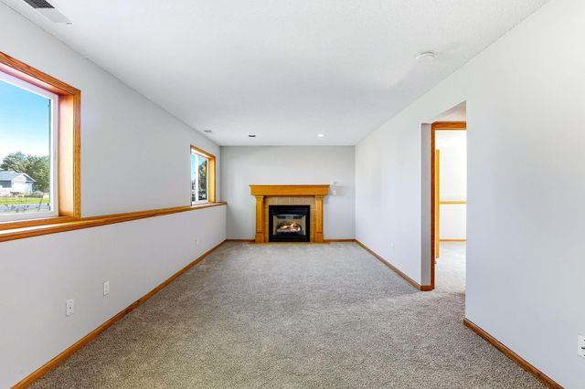 332 Orchard Parkway W, Shakopee, MN 55379