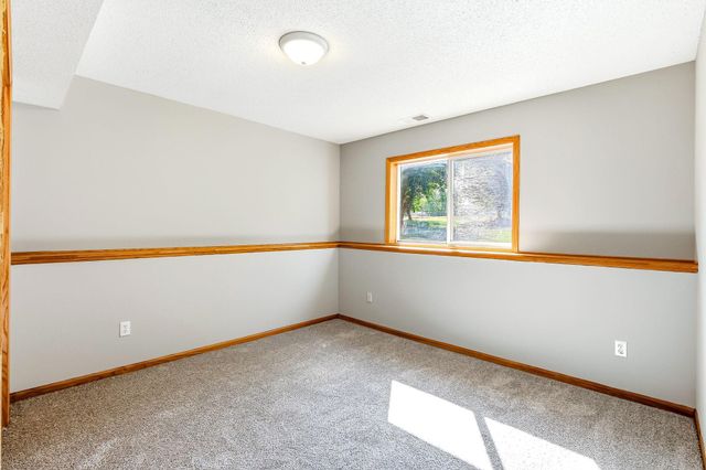 332 Orchard Parkway W, Shakopee, MN 55379