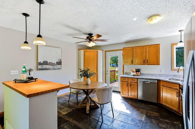 332 Orchard Parkway W, Shakopee, MN 55379
