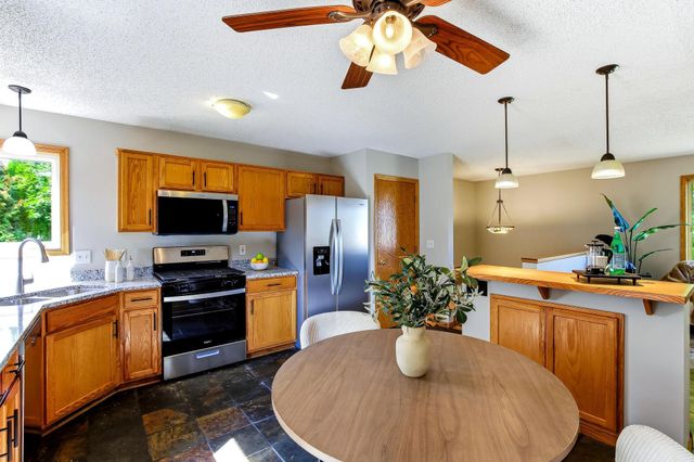 332 Orchard Parkway W, Shakopee, MN 55379