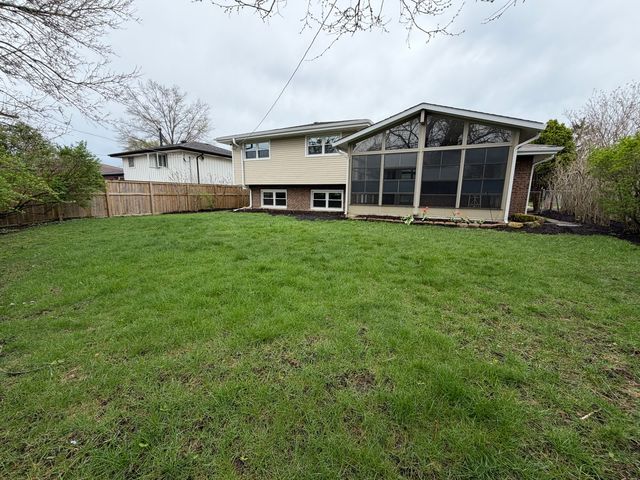 7547 Blazer Avenue, Justice, IL 60458