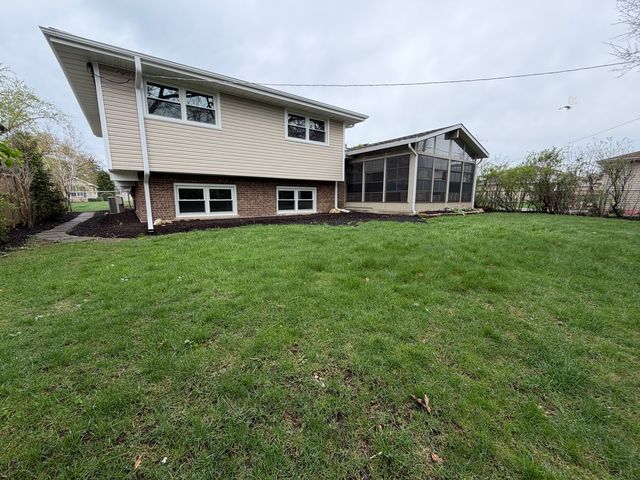 7547 Blazer Avenue, Justice, IL 60458