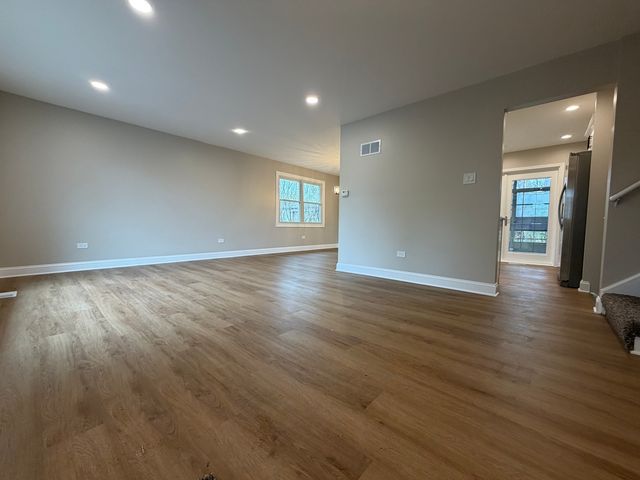 7547 Blazer Avenue, Justice, IL 60458