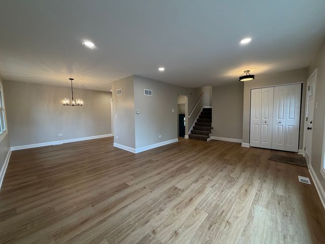 7547 Blazer Avenue, Justice, IL 60458