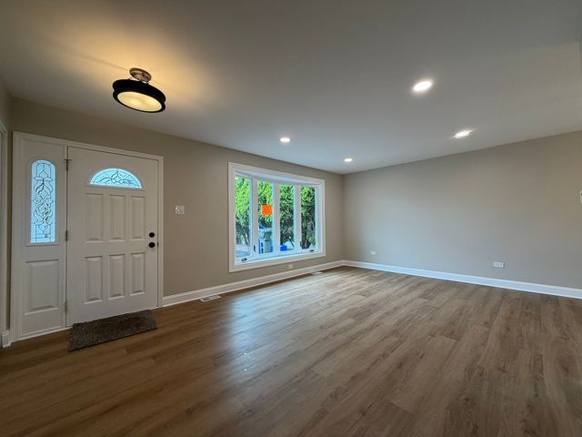 7547 Blazer Avenue, Justice, IL 60458