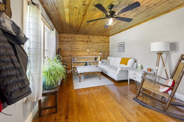 905 Nicholson St, Decherd, TN 37324
