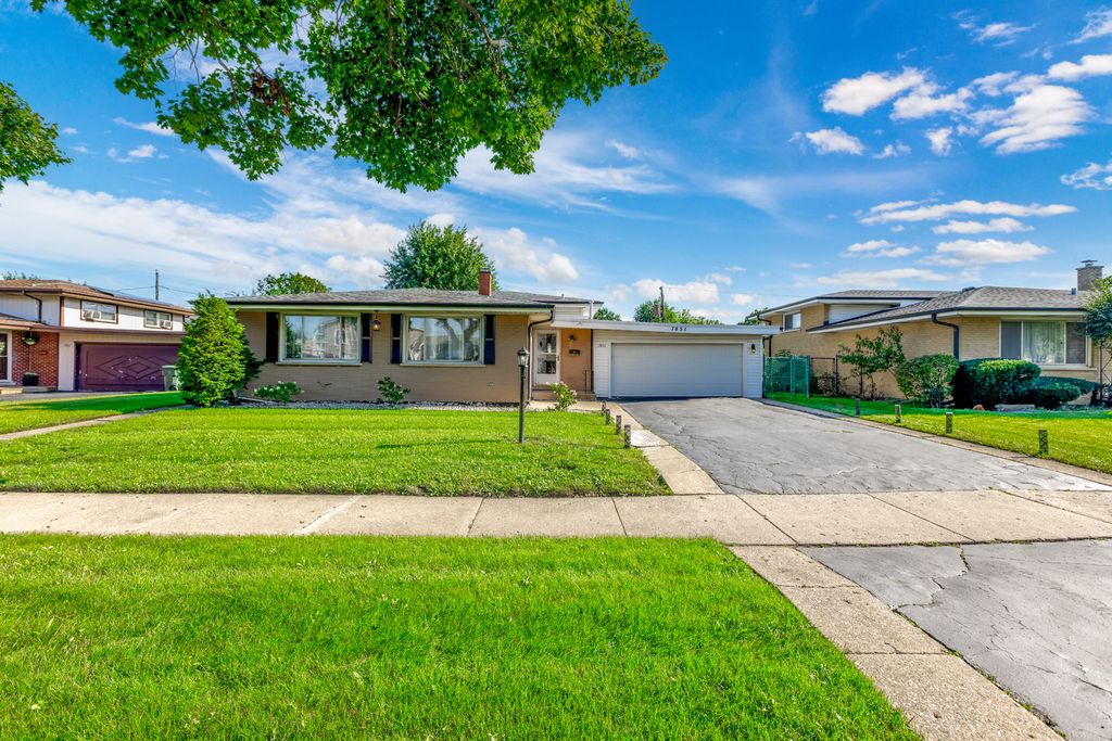 7851 W Church Street W, Morton Grove, IL 60053 — exterior