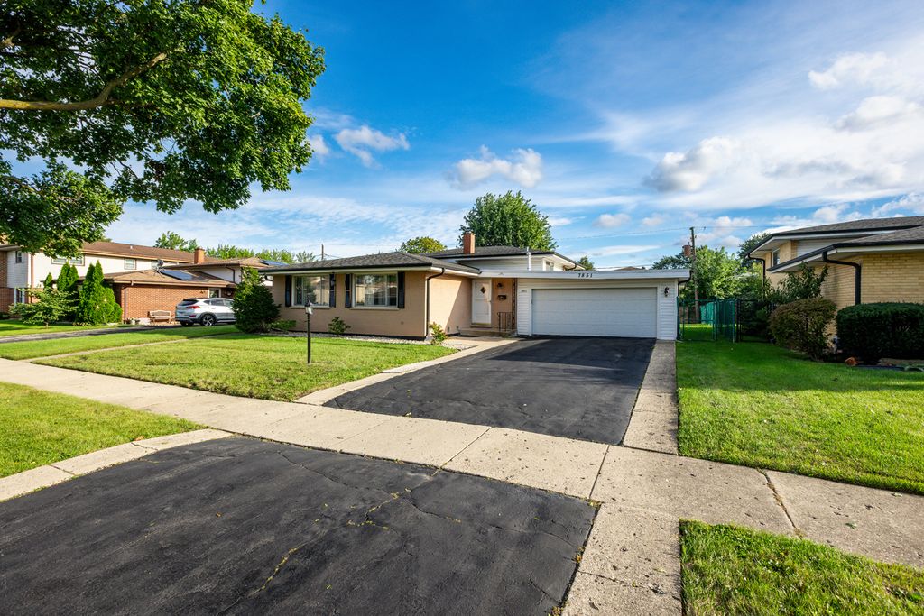 7851 W Church Street W, Morton Grove, IL 60053 — photo 2