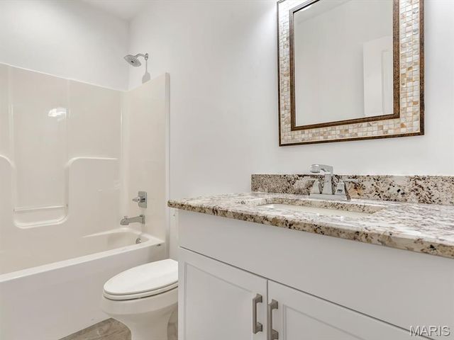 5205 Fox Cove, Edwardsville, IL 62025