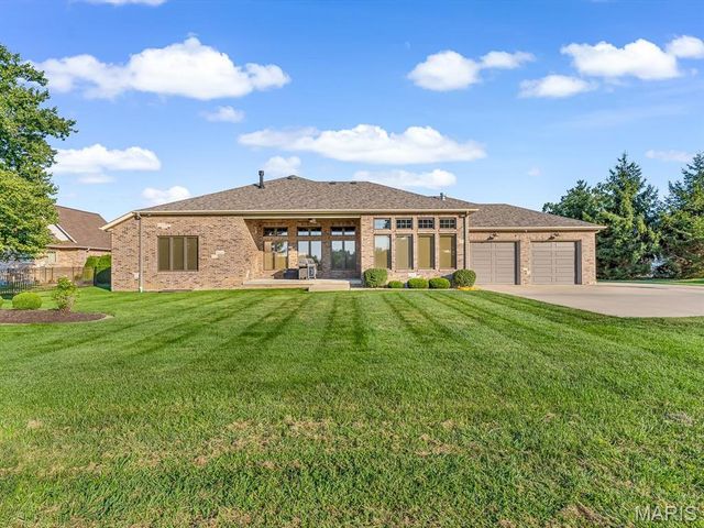 5205 Fox Cove, Edwardsville, IL 62025