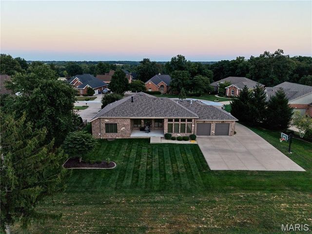 5205 Fox Cove, Edwardsville, IL 62025