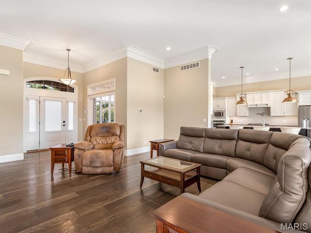 5205 Fox Cove, Edwardsville, IL 62025