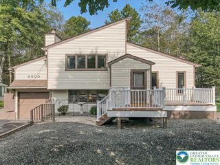 8495 Bumble Bee Way, Coolbaugh Twp, PA 18466