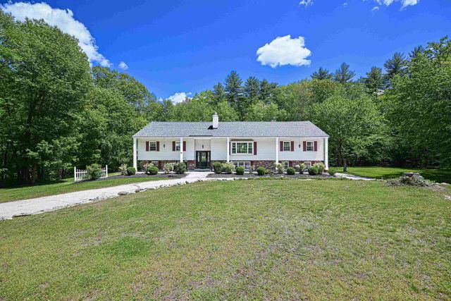 26 Green Meadow Lane, Bedford, NH 03110