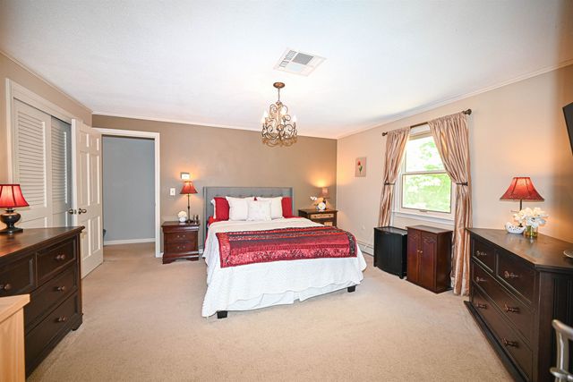 26 Green Meadow Lane, Bedford, NH 03110