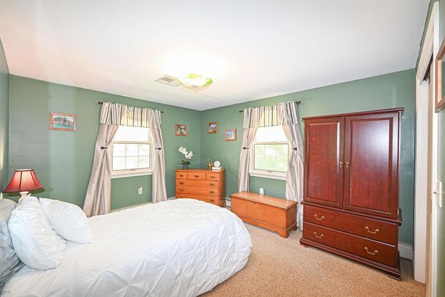26 Green Meadow Lane, Bedford, NH 03110