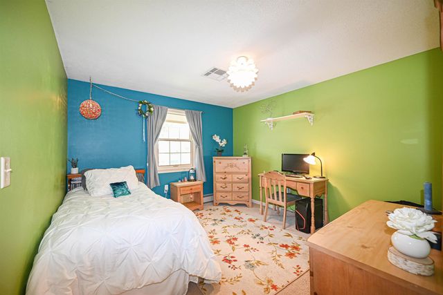 26 Green Meadow Lane, Bedford, NH 03110