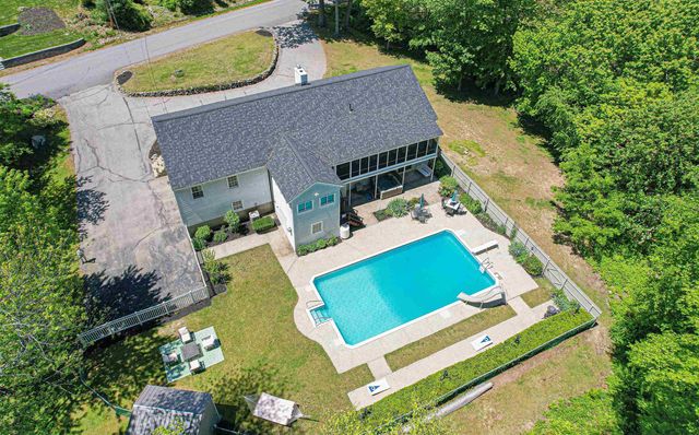 26 Green Meadow Lane, Bedford, NH 03110
