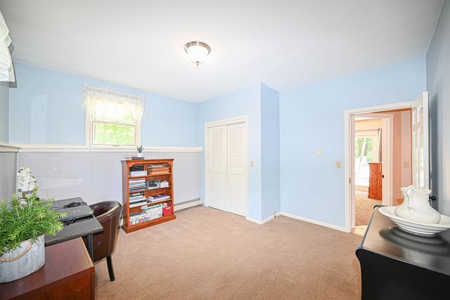 26 Green Meadow Lane, Bedford, NH 03110