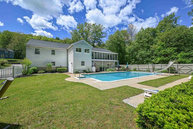 26 Green Meadow Lane, Bedford, NH 03110
