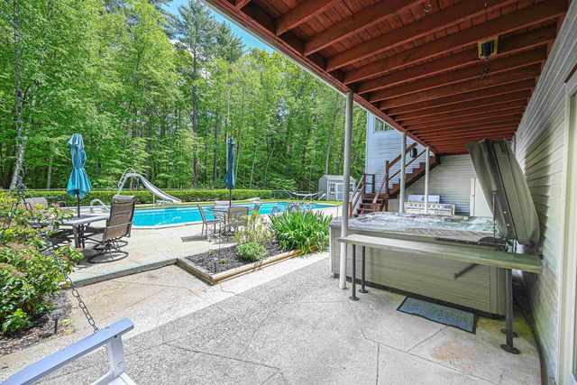 26 Green Meadow Lane, Bedford, NH 03110