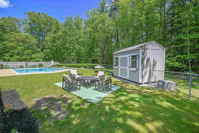 26 Green Meadow Lane, Bedford, NH 03110