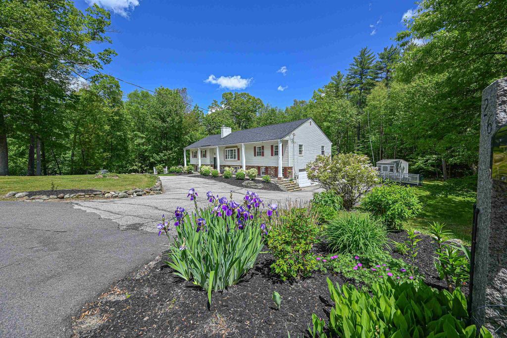 26 Green Meadow Lane, Bedford, NH 03110