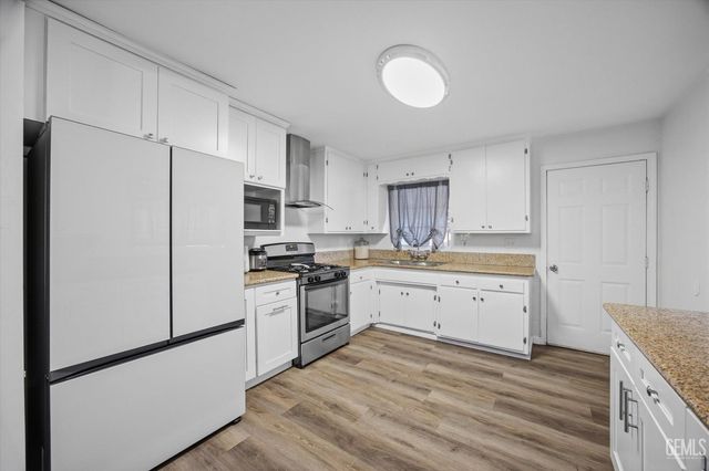 224 Price Street, Bakersfield, CA 93307